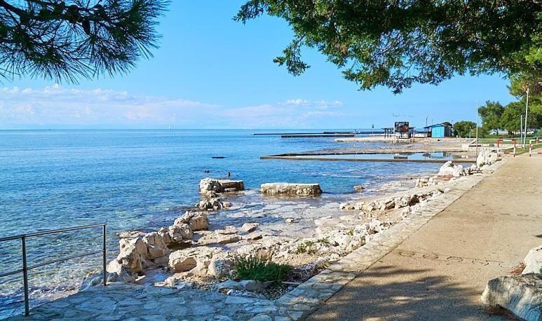 Apartment Derossi Umag Bagian luar foto